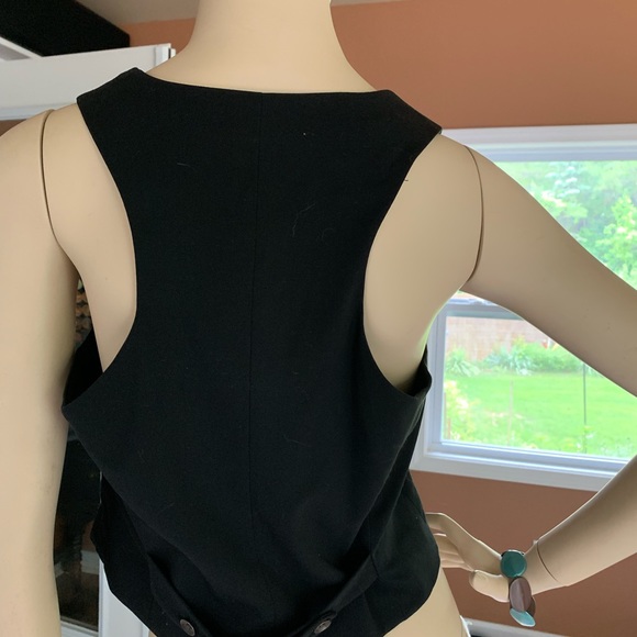black vest - Picture 2 of 2